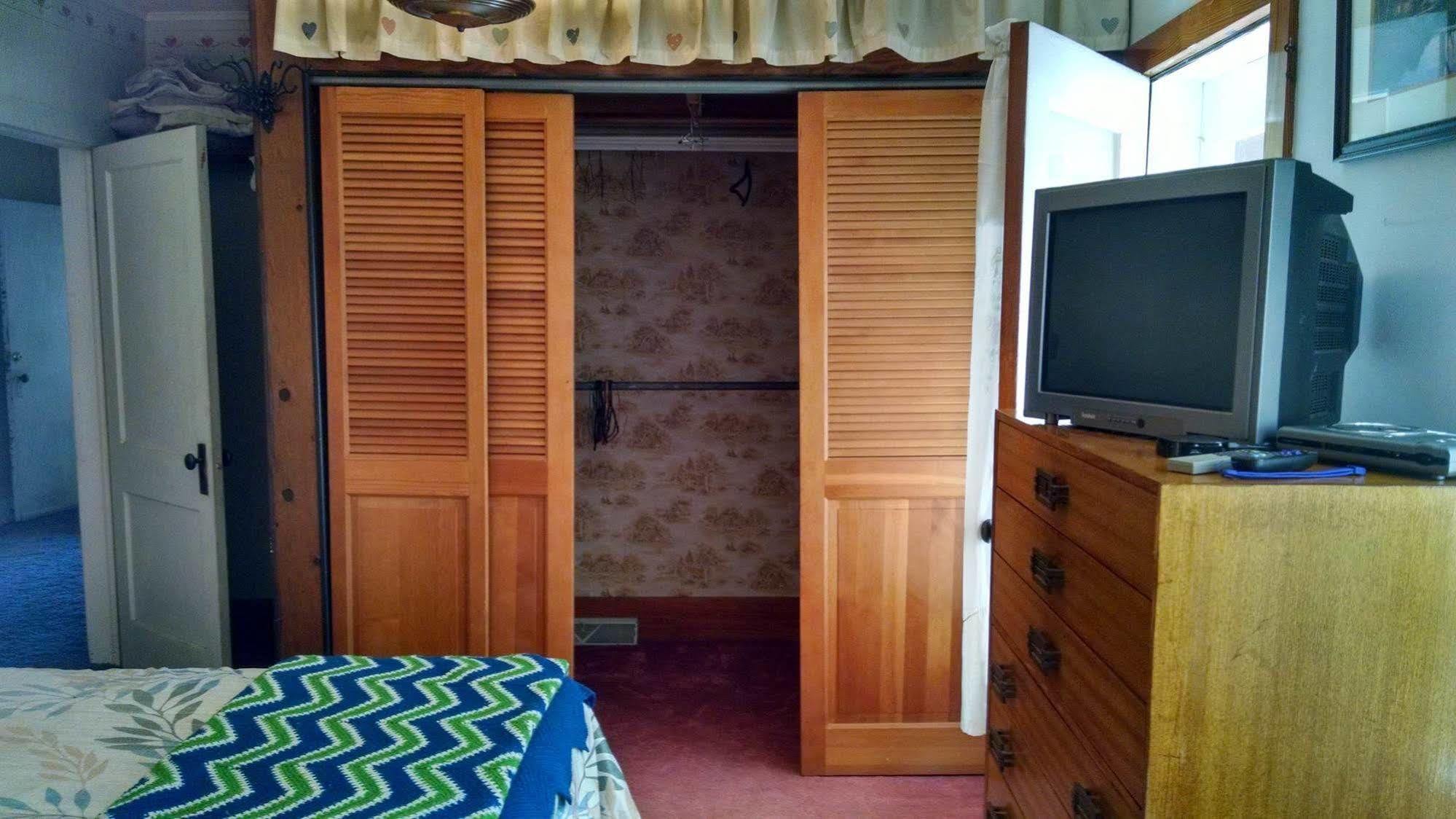 Fish & Loaves Bed And Breakfast Numidia Экстерьер фото