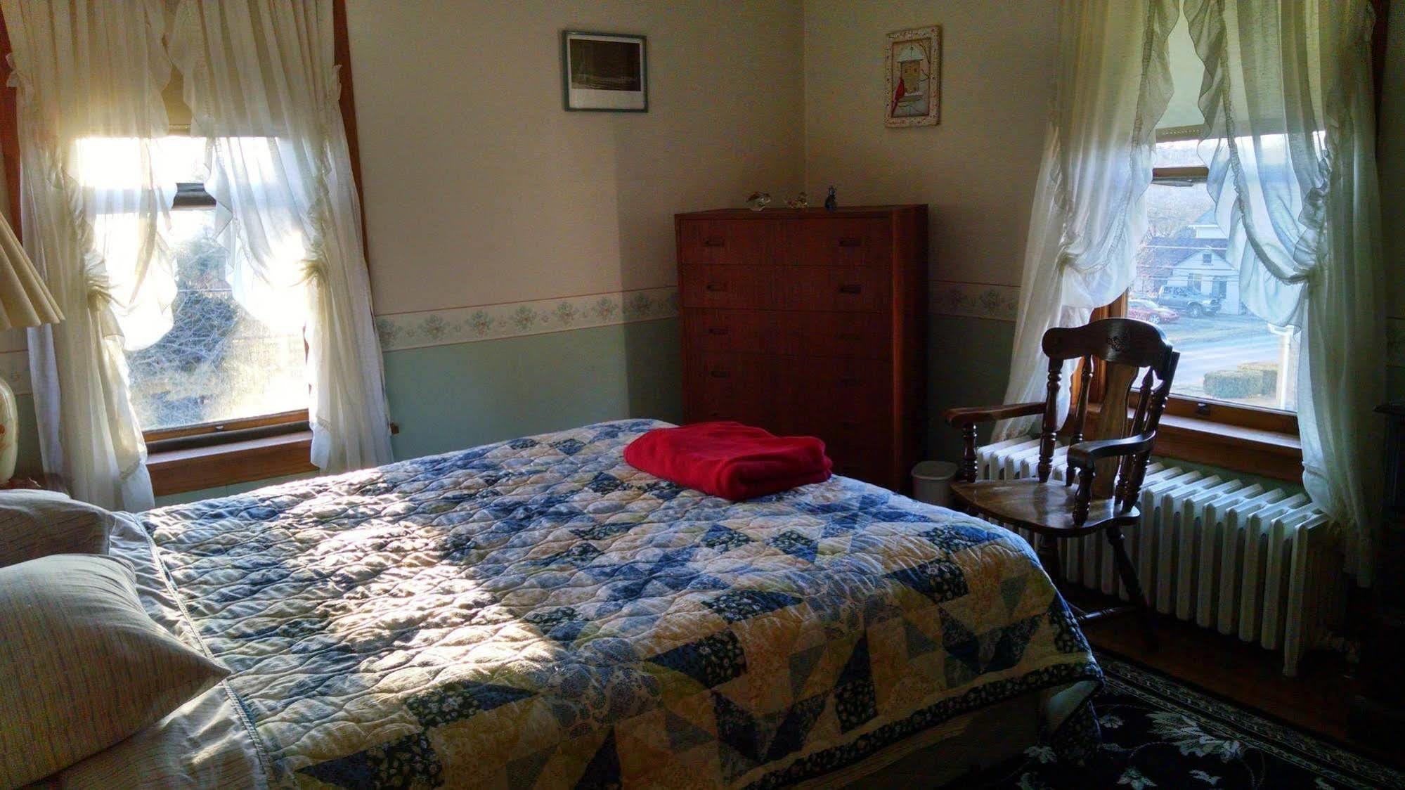 Fish & Loaves Bed And Breakfast Numidia Экстерьер фото