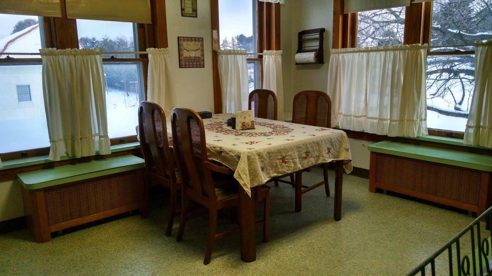 Fish & Loaves Bed And Breakfast Numidia Экстерьер фото